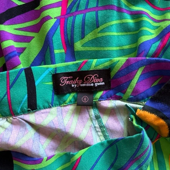 Peacock bold print wide leg flowy pants, size 6 - Picture 4 of 4